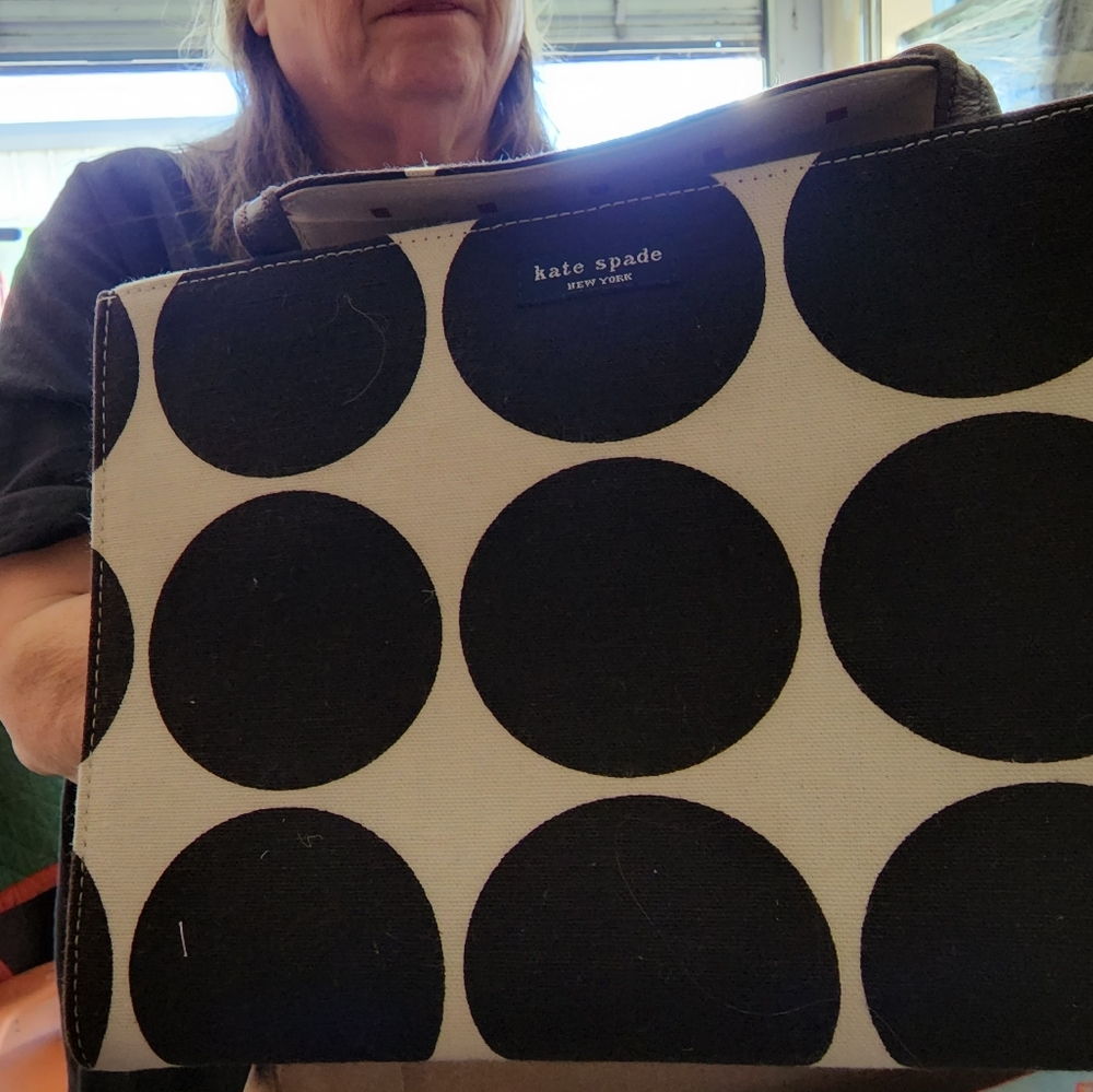 Handbag - Picture 3 of 4